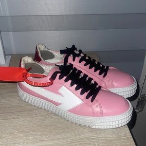 Pink Off-White Sneaker’s Size 7